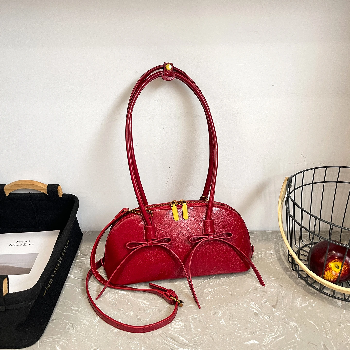 بو القوس حقائب كتف رائعة بلون موضة 2025 حقائب عالية الجودة للنساء الخريف/الشتاء حقائب اليد النسائية الجديدة متعددة الاستخدامات #1