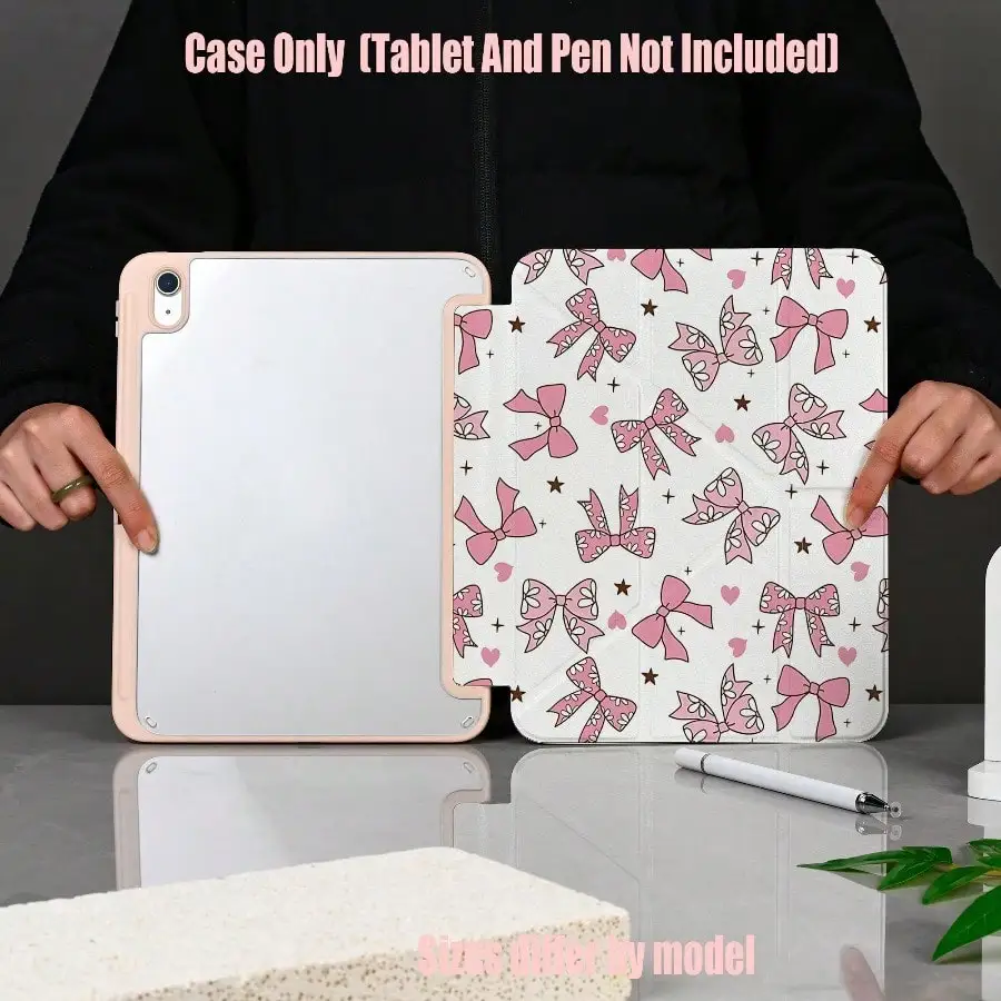 

Задняя крышка выполнена в дизайне с розовым бантом и множеством складных элементов. Встроенный чехол для карандашей обеспечивает защиту от ударов и царапин.