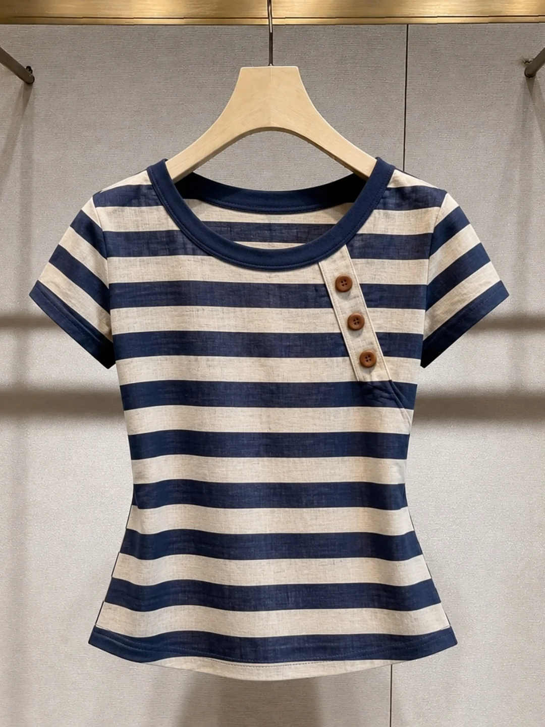 

Fashionable Striped Button Decor Design Slim Fit Comfortable Women's Top Korean Style Commute Straight Tube Silk Shirt