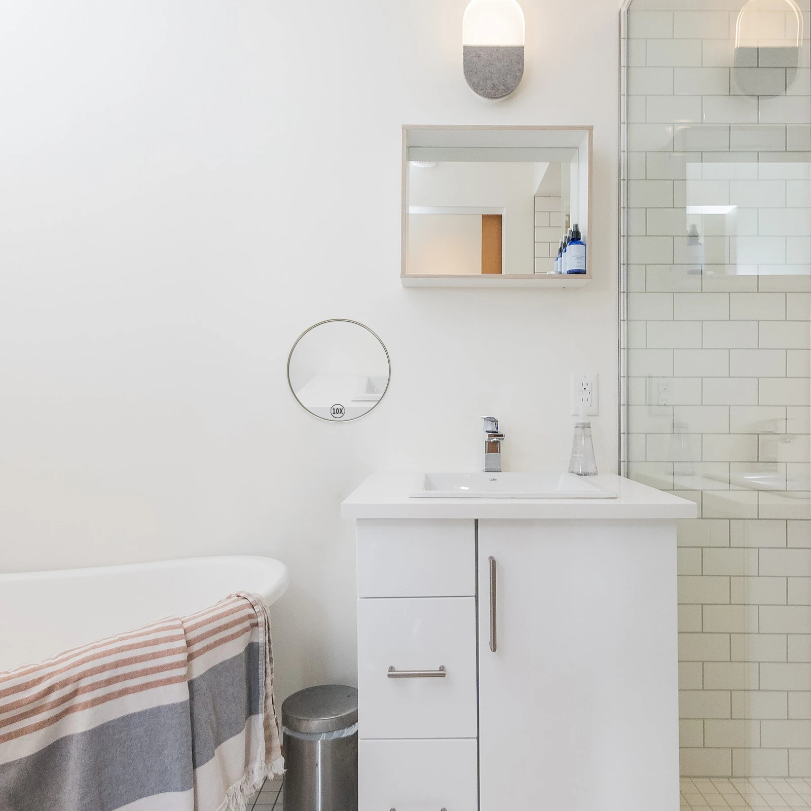 Magnifying Makeup Mirror Suction Cup Bathroom Single Side Adjustable Magnification Mirror High Definition Clear Surface Portable