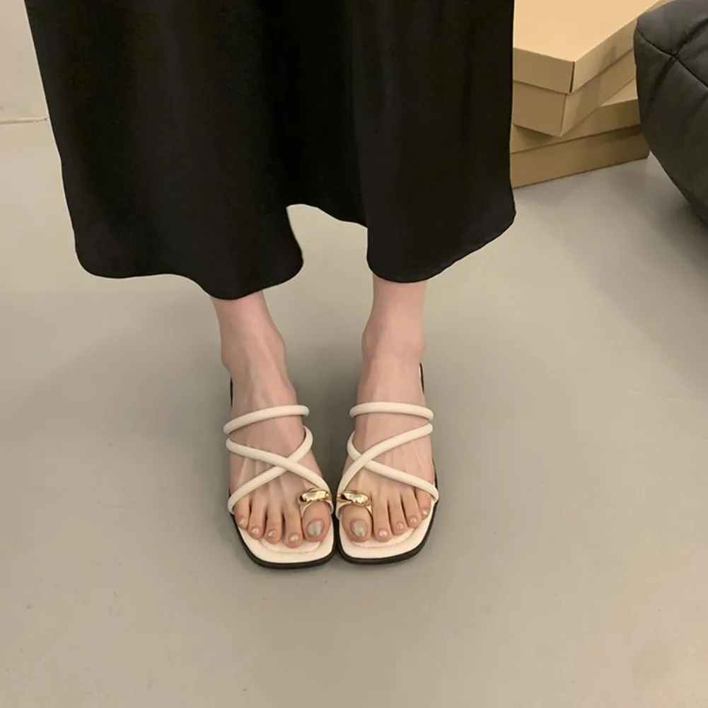 Stylische Damen-Sandalen mit Kreuzriemen, bequeme, leichte Zehenriemen-Strandschuhe mit lässigem, einfarbigem Design für den Sommer – Detail 23