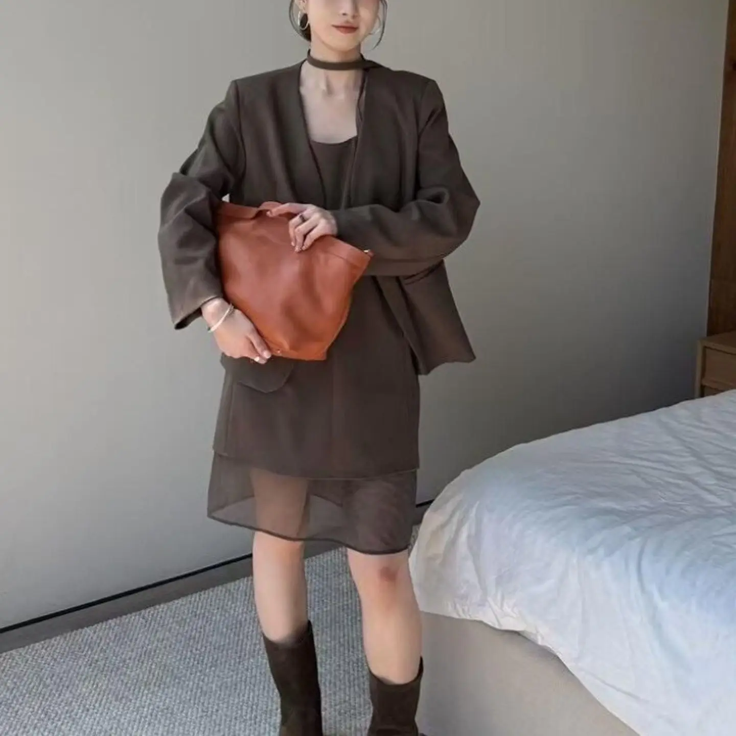 

New High-end Light Luxury Deep Coffee Color Suit Jacket, Camisole Skirt Two-piece Set