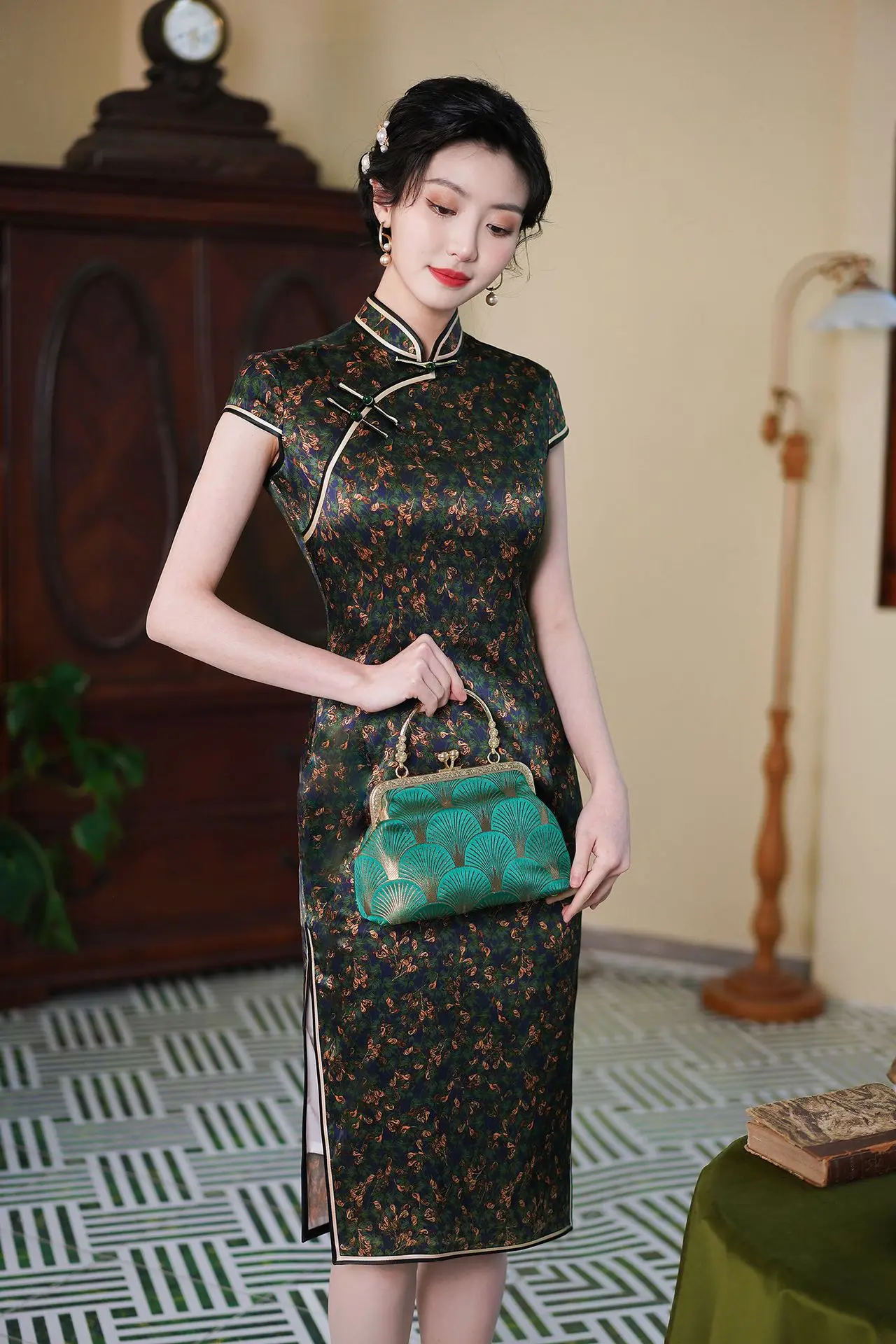 High Quality Real Silk Qipao Cheongsam Top Skirt Tight Waist Special-Interest Design Evening Party Tang Suit Wear High-End