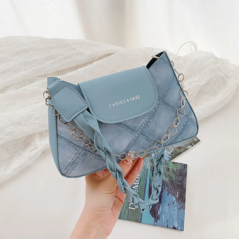 

2025 Summer Trendy Shoulder Bag Premium Crossbody Purse for Women Fashionable Underarm Clutch Viral Minimalist Handbag