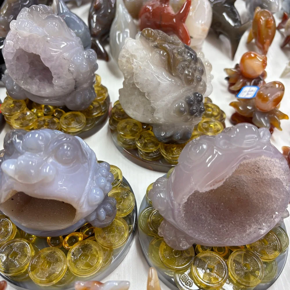 1PC Natural Agate Geode Three-legged Money Toad Hand Carved Crystal Figurine Quartz Druzy Feng Shui Wealth Statue Home Office De