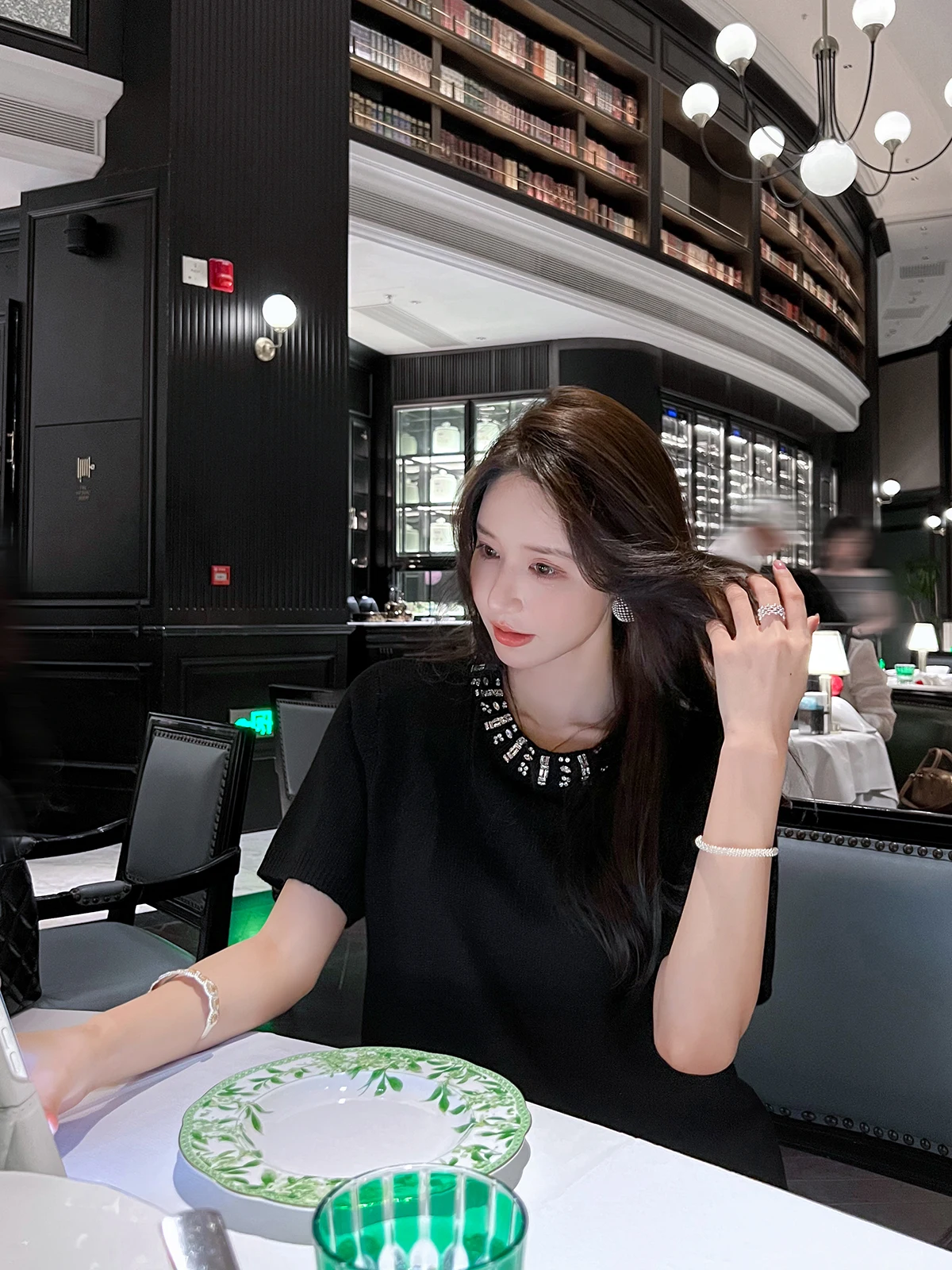 

Женская трикотажная шерстяная футболка круглого цвета Ne ort Sve Свободный крой Цвет Лето Новый дизайн Sense Diamond Embedded