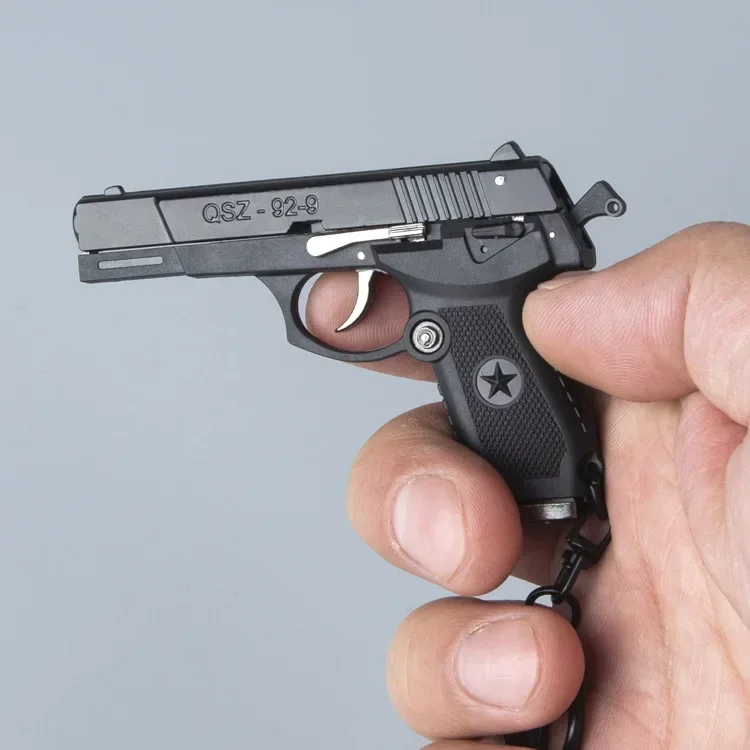 1: 3 Mini Alloy QSZ92 Pistol Keychain Toys Detachable Metal Gun Toy Creative Gifts (throwing Shell) (can Not Shot)