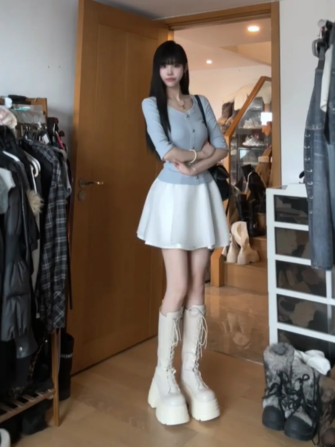 

Unique Beautiful Top Skirt Set Small Size Complete OOTD Summer 2026 Fashion Set Women's Comfortable Mid-Sleeve V-Neck T-Shirt