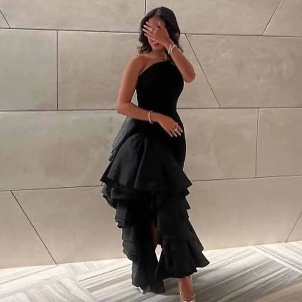 

Black Cocktail Gowns Midi 2025 Satin Sheath/Column Celebrity Dress One-shoulder Ruffles Tiered Party Dress Mid