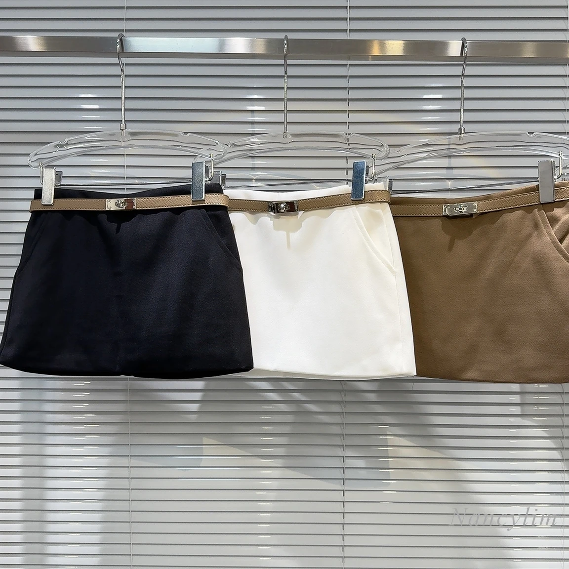 2024 Summer New Metal Buckle Belt Design Sweet A- Line Hip Skirt Women's All-Matching Solid Color Mini Skirt