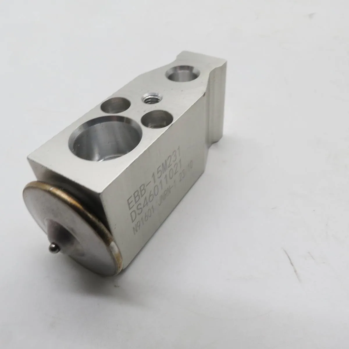 SINOTRUK Howo Air Conditioning Pressure Plate Expansion Valve WG1642820007/2