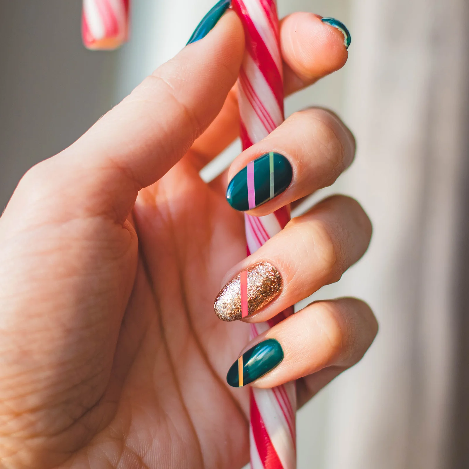 18 لفة من شريط الأظافر المعدني، خطوط لاصقة ملونة للاستخدام في صالونات التجميل المبتكرة لتزيين الأظافر في المهرجانات #3