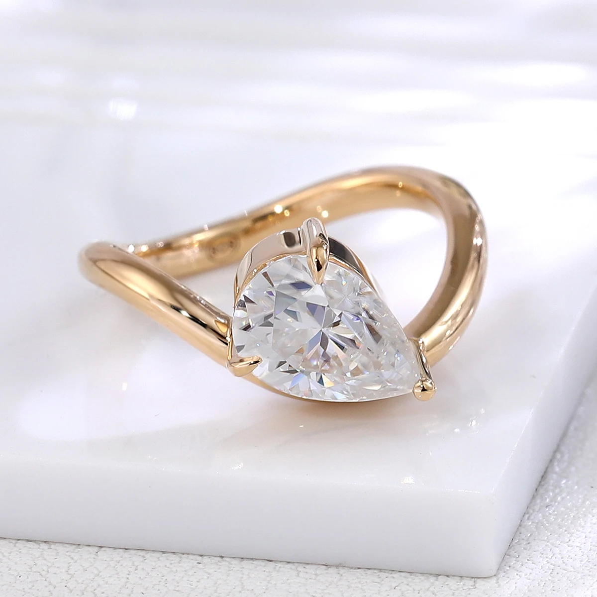 Provence 10K Yellow Gold 2 Carat Pear Shaped Moissanite Solitaire Ring Twist Band Wedding Engagement Fine Jewelry For Her
