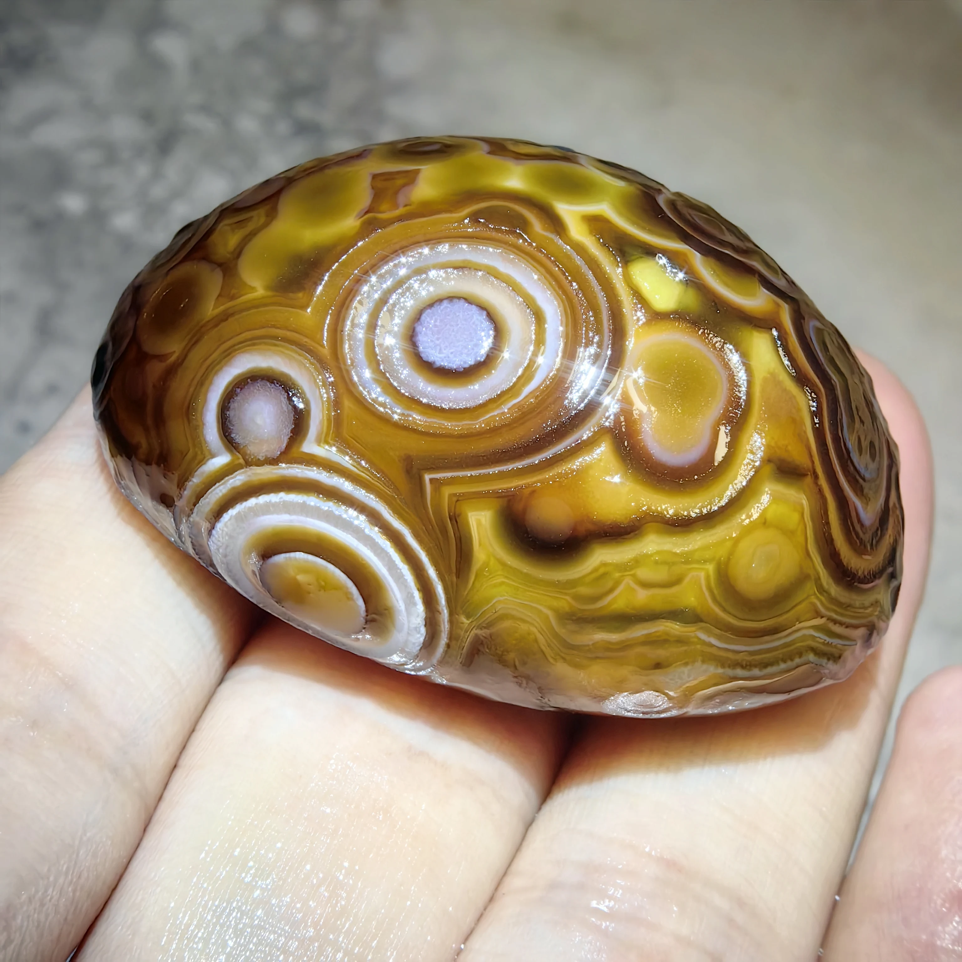 Rare Treasure Bowl Agate Egg, Distinctive Texture Eye and Crystal Cavity , Natural Geological Art Piece Quality Mineral ﻿