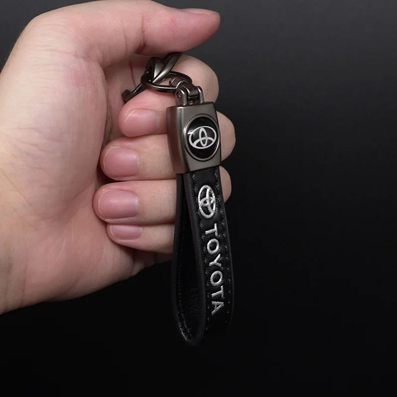 Leather Car Styling Keyring Car Logo Keychain Pendant Gifts Accessories For Toyota Rav4 Prado Yaris Hilux Prius Avensis Auris