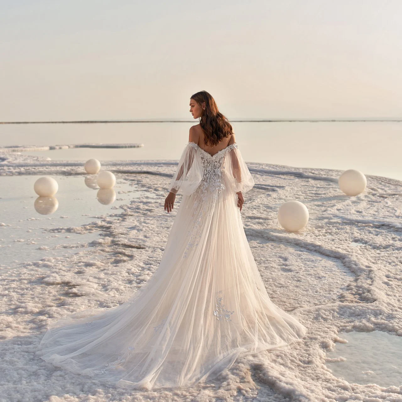 Sexy Beach A Line Silk Tulle Wedding Dress Princess Lace Puff Sleeves Floral Appliques Off Shoulder Civil Bridal Gown