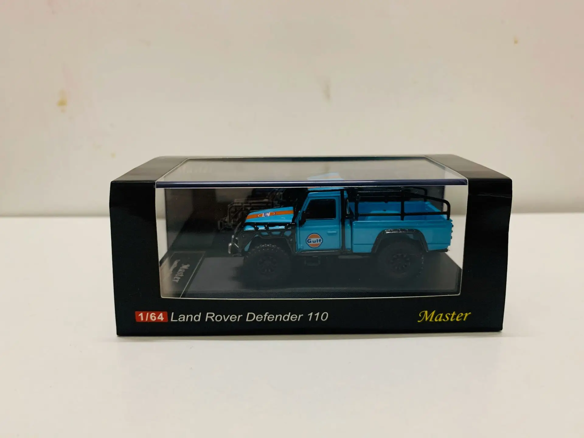 Master 1/64 Scale DieCast Model Car Defender 110 Pickup Gulf New in Box