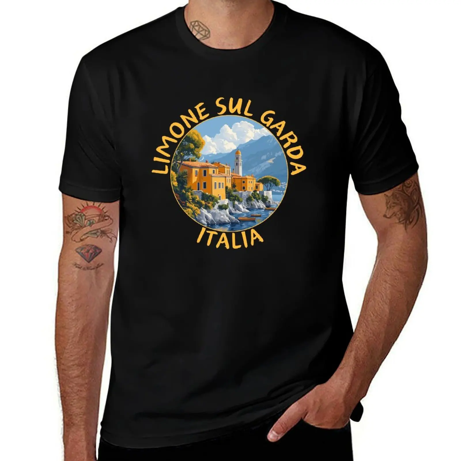 Limone Sul Garda en Lombardia, Italia Retro viaje arte círculo emblema camiseta ropa estética vintage camiseta personalizada moda para hombre