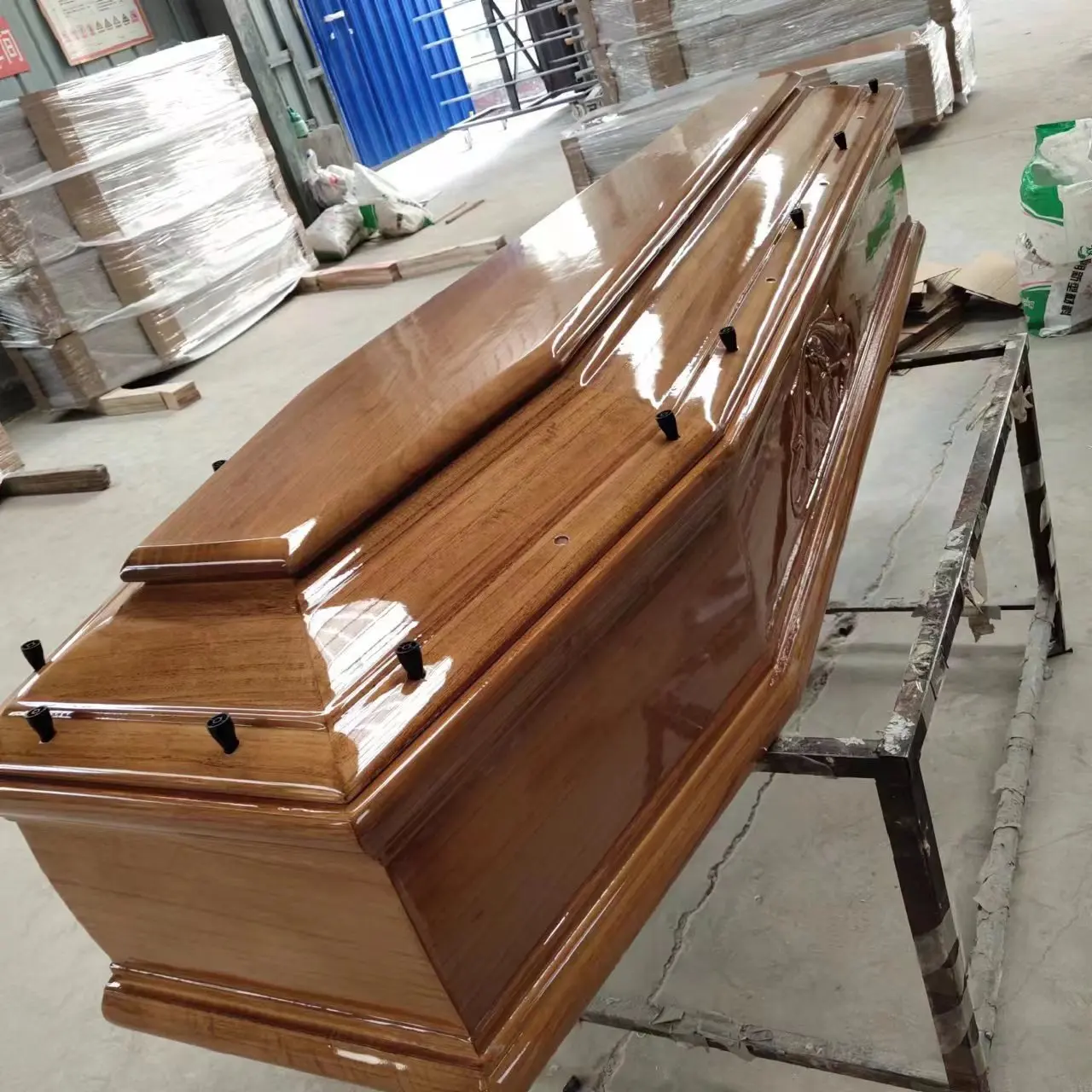 Customized European Western American style coffins, longevity wood funeral coffins, foreign trade longevity coffins, funeral sup