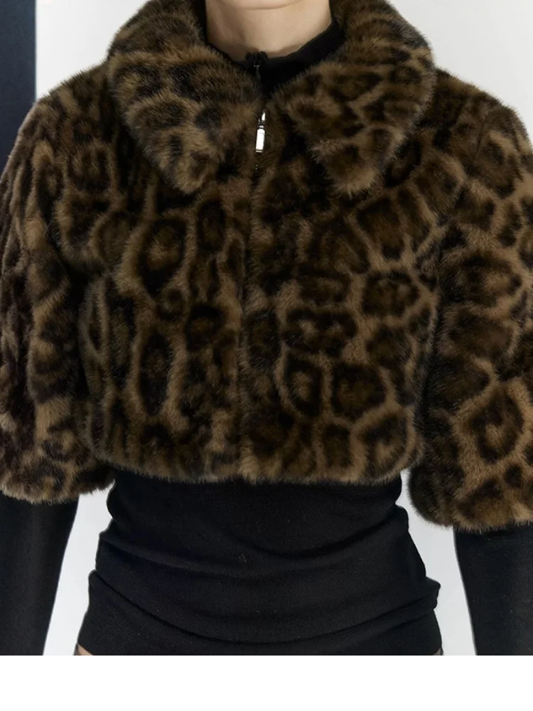 

Women Leopard Print Ultra-short Faux Fur Coat Chic Lapel Zipper Middle Sleeve Slim Jacket Lady Winter Daily Highstreet Coats