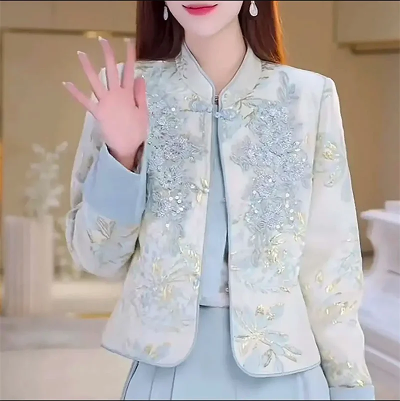 

2025 Spring Woman New Brocade Jacquard Heavy Industry Embroidery Short Coat National Style Pan Button Temperament Retro Jacket