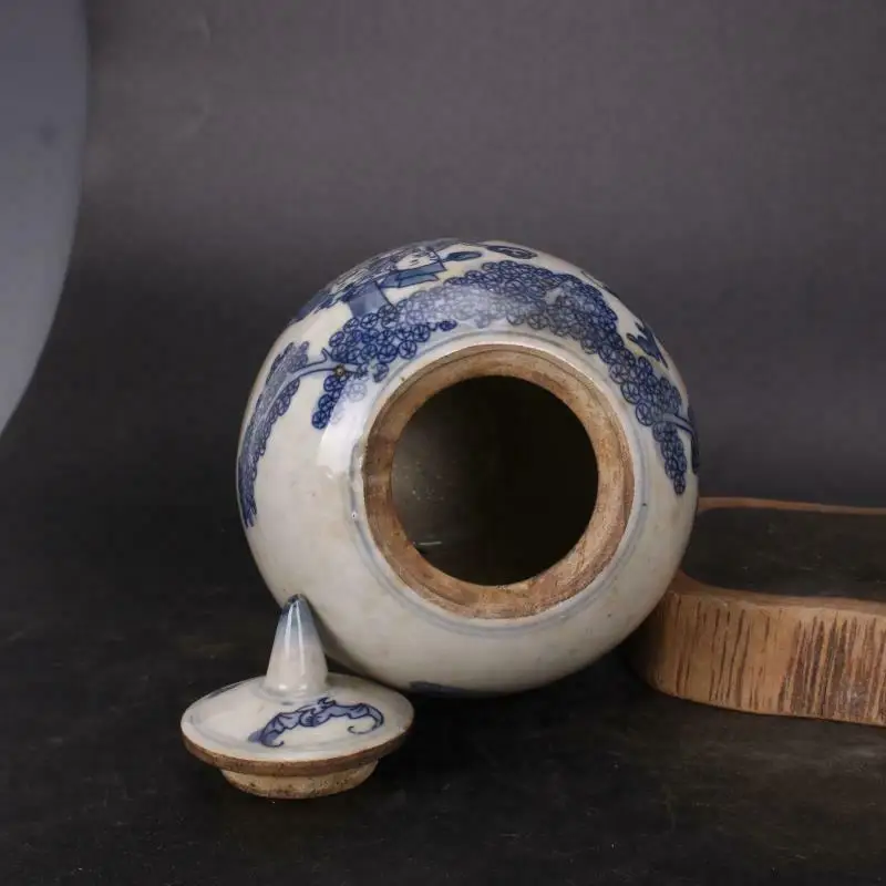 Chinese Blue and White Porcelain Jar Figure Painting Pot 8.30 inch
