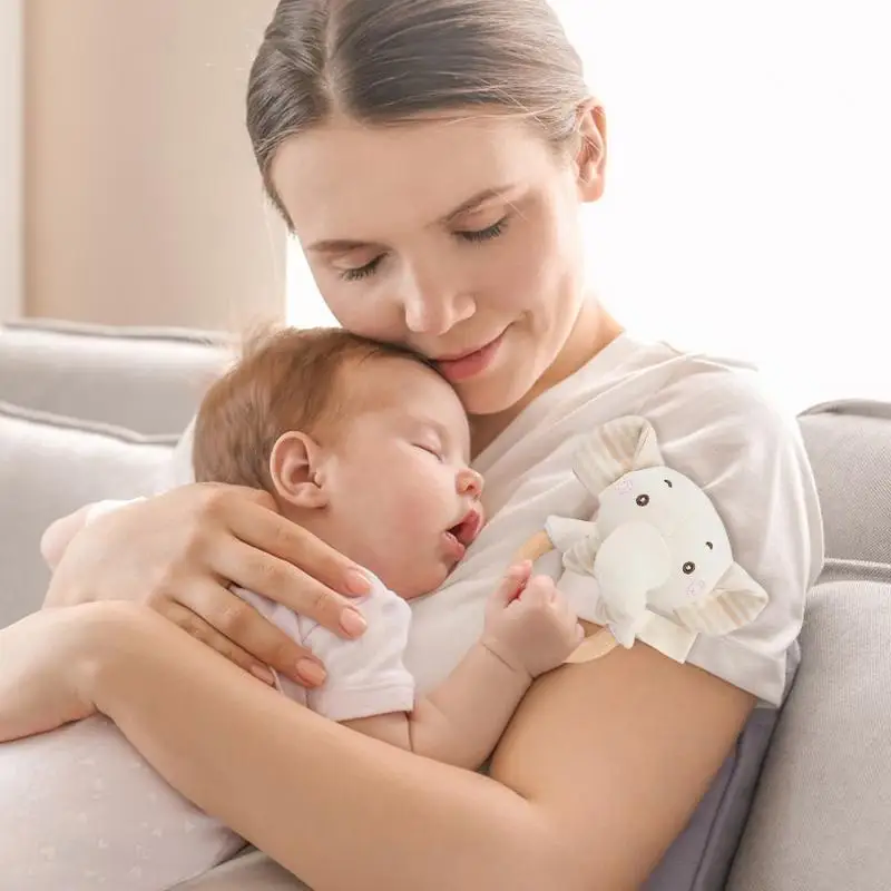 Hochet doux en forme d'animal pour tout-petits, Shaker en peluche pour enfants, garçons et filles, éléphant, ours, lapin, Lion, jouets à poignée