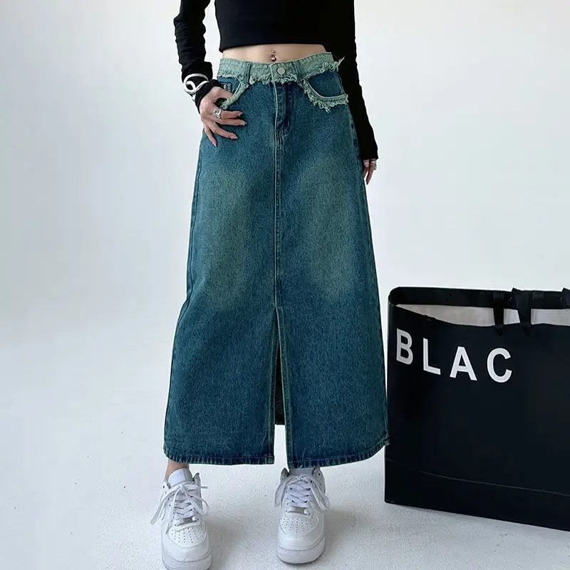 

Джинсовая юбка с разрезом спереди, с высокой талией, стильная и стройнящая, для женщин. Винтажная юбка средней длины 2025 года, прикрывающая бедра, для фигуры типа «груша».