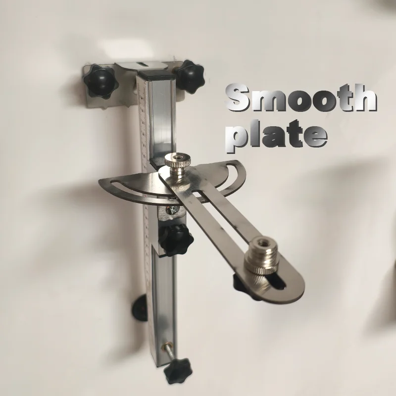 ユニバーサルレベル用の調整可能な壁掛けブラケットは、壁または天井に固定でき、垂直方向と水平方向に設置できます。