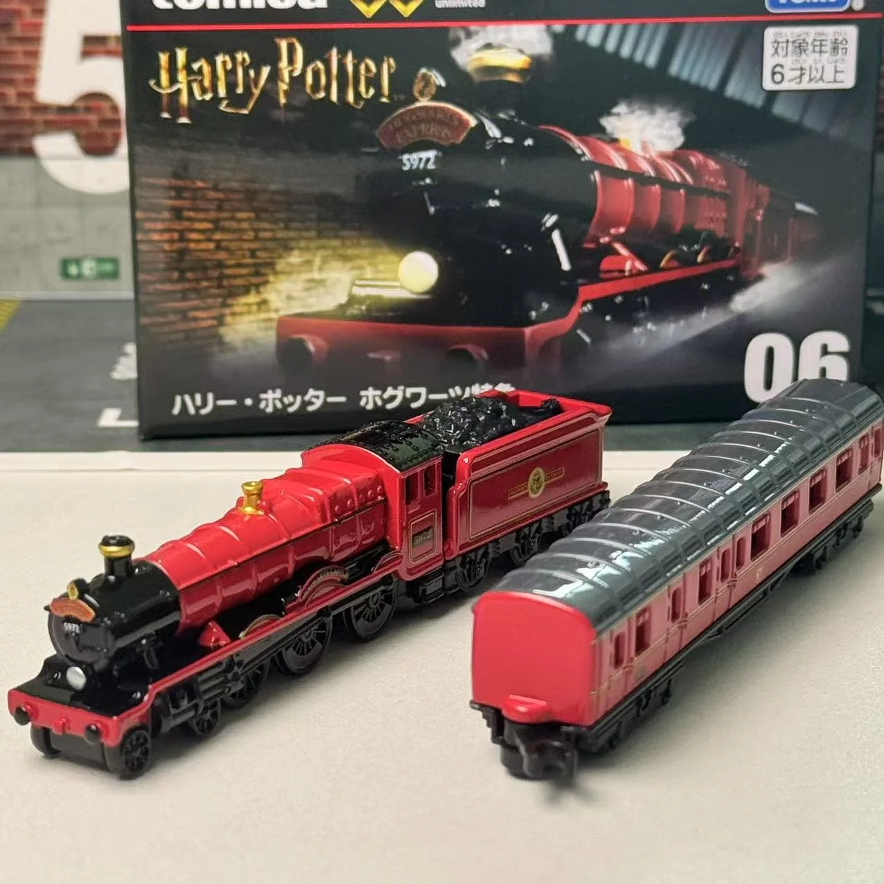 Takara Tomy Tomica Premium Unlimited 06 Harry Potter Hogwarts Express Alloy Car Vehicle Diecast Metal Mode Collection DisplayToy