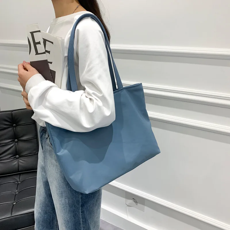 Large Capacity Nylon Tote Bag Women's Single Shoulder Bag Artistic Simple Canvas Bag for Class Lightweight Tote Bag