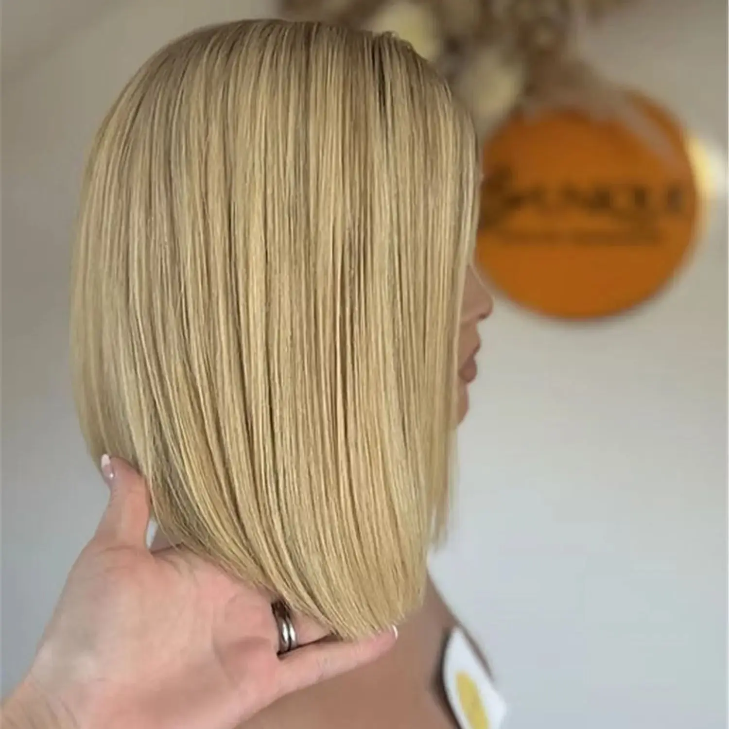 

Bob Short Wigs Golden Blonde Ombre Synthetic Lace Front Wig with Dark Roots Natural Preplucked Hairline Straight Daily Party Wig
