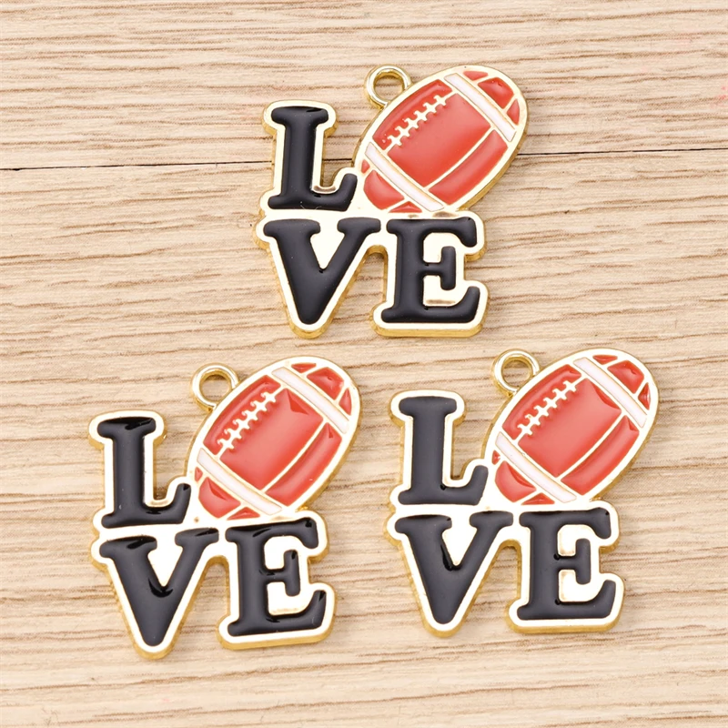 10 Stück niedliche, gemischte Emaille-Anhänger in Form von Sportartikeln, Rugby-Mützen und Fußballschuhen zum Basteln von Schmuck, Ohrringen, Halsketten und für DIY-Bastelprojekte. – Detail 20
