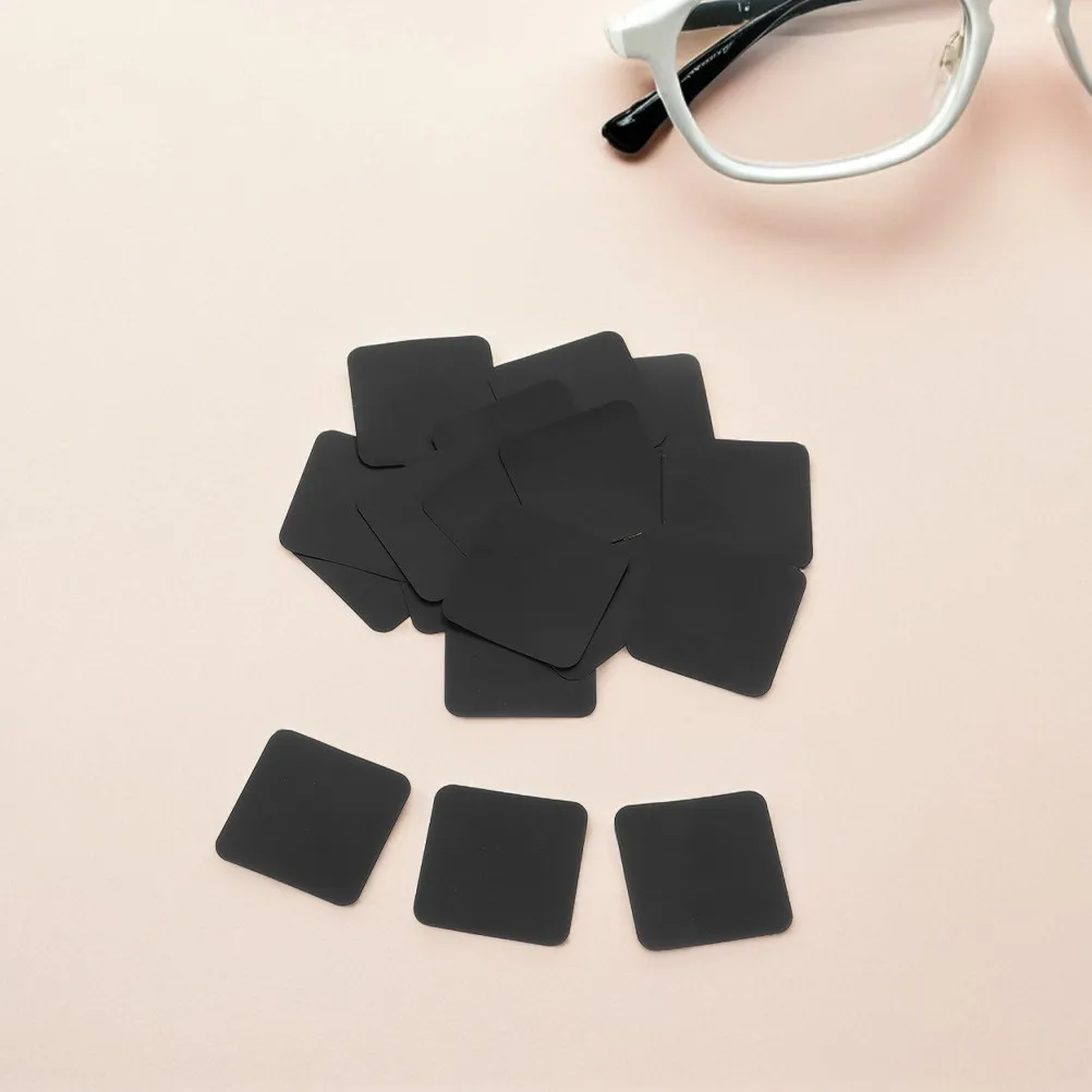 50 unidades de tiras de papel cuadradas, resistentes al óxido y al deslustre, para proteger joyas y artículos de plata, como collares y pendientes, durante su almacenamiento.