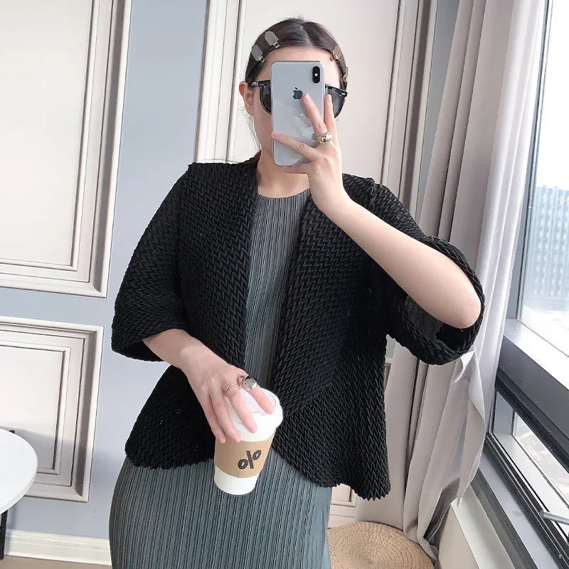 Miyake 2025 Three-Dimensional Pleated Top European and American Women'S Cardigan Large Lapel Jackets Coats