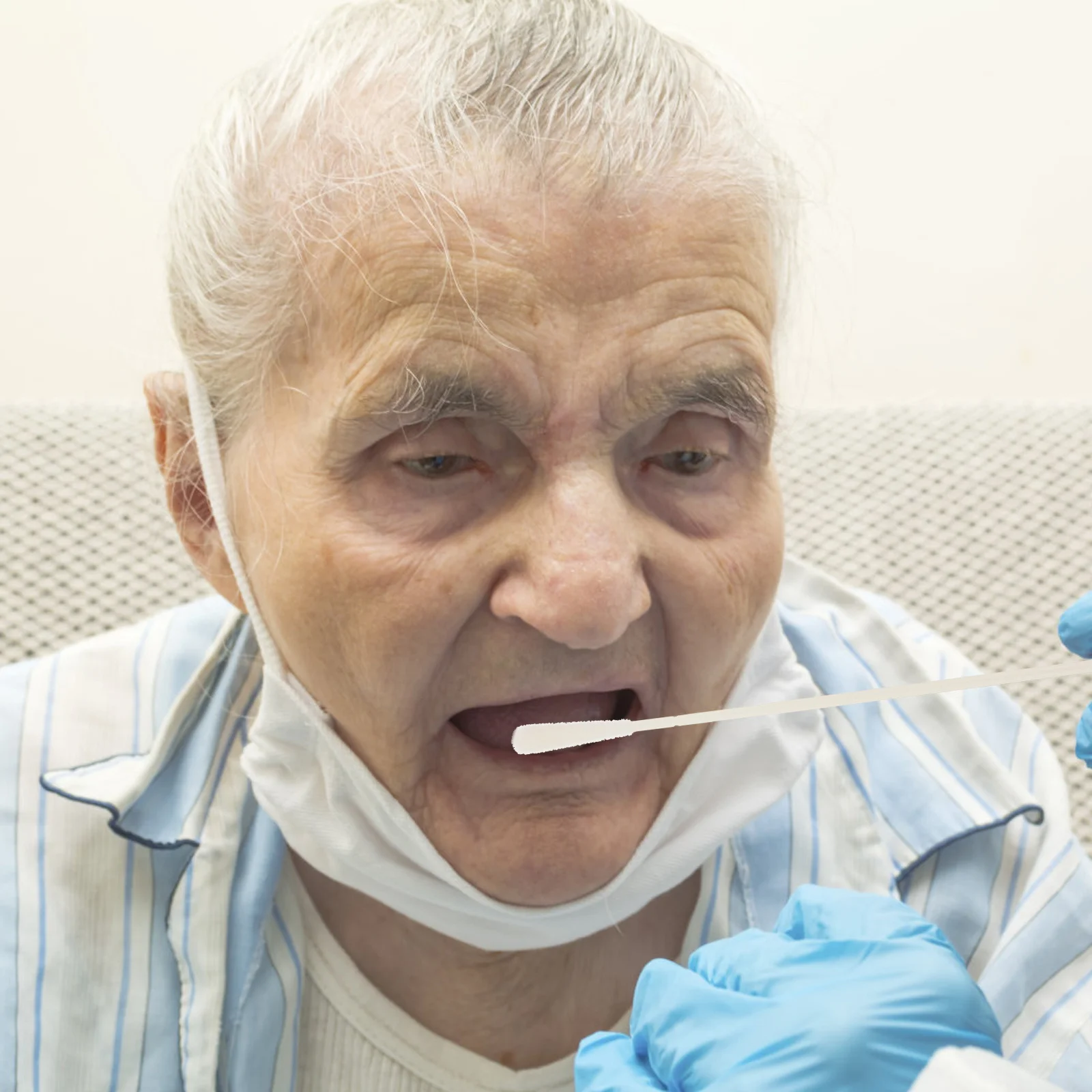 50 مجموعة من مسحات فارينكس الاحترافية، مسحات الفم القابل للتصرف لأخذ عينات الحلق في المستشفى، توريد الاختبار الطبي المحمول