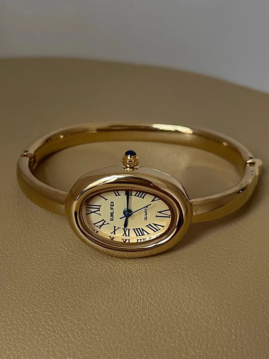 Oval Bathtub Gold Bracelet Watch, Retro StyleLight Luxury, High-End Quartz Watch For Women, Birthday Gift, Women'S Trendy Watch.