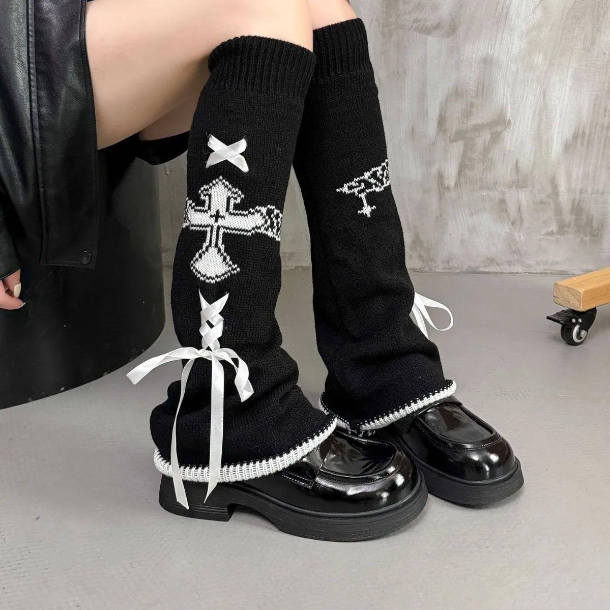 conjunto-de-meias-lolita-com-cordao-e-perna-larga-cruzada-conjunto-de-inverno-quente-de-acrilico-tricotado-para-meninas-jk