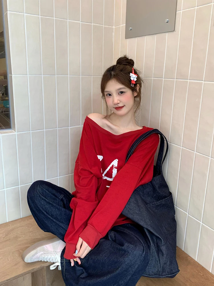 American College Style Red One-Shoulder Long Sleeve T-Shirt Women's Autumn 2026 New Sweet And Spicy Girl Two-Way Top