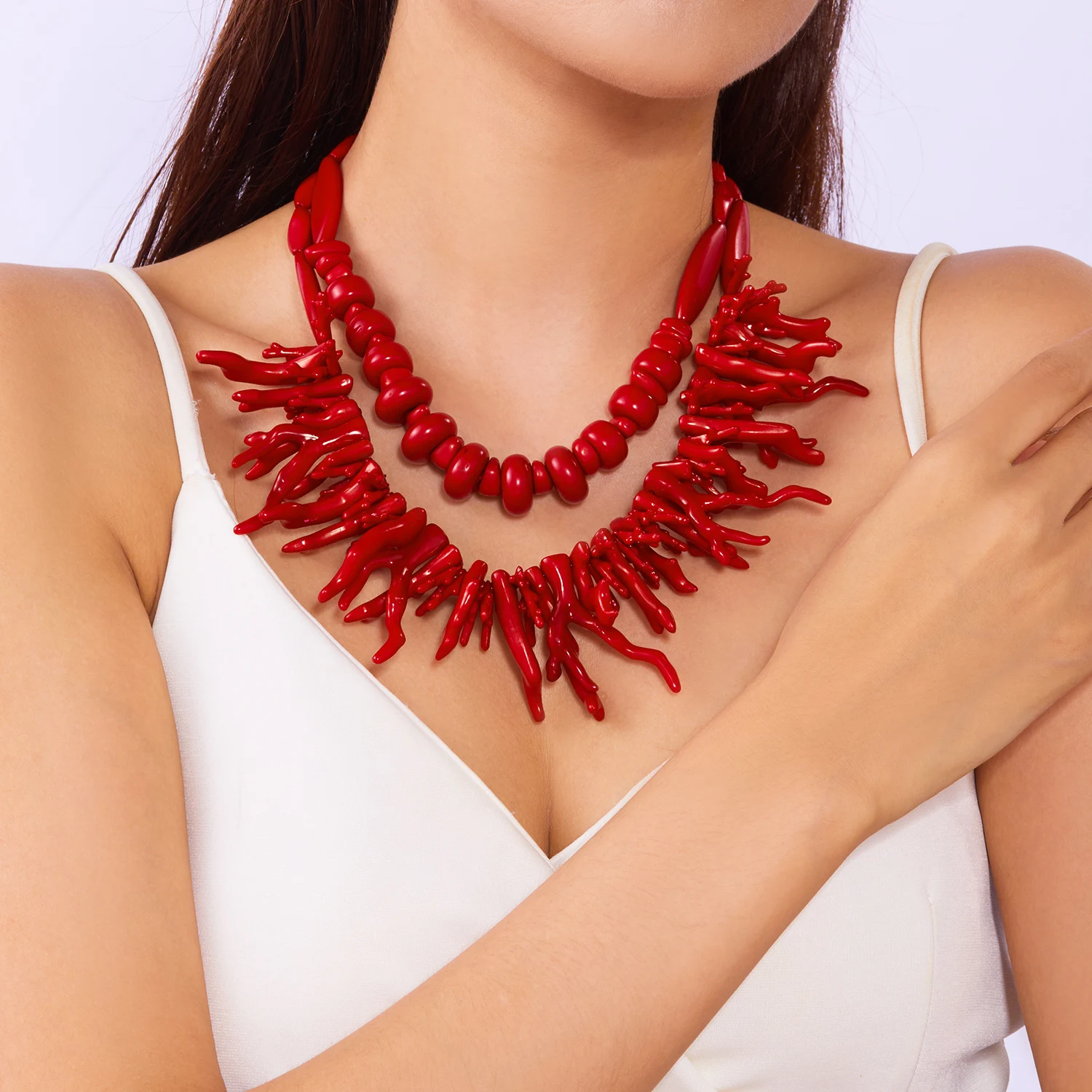 Exaggerated Simulate Coral Red Choker Necklace for Women Boho Jewelry Pendant Clavicle Chain Statement Beads Party Travel Collar