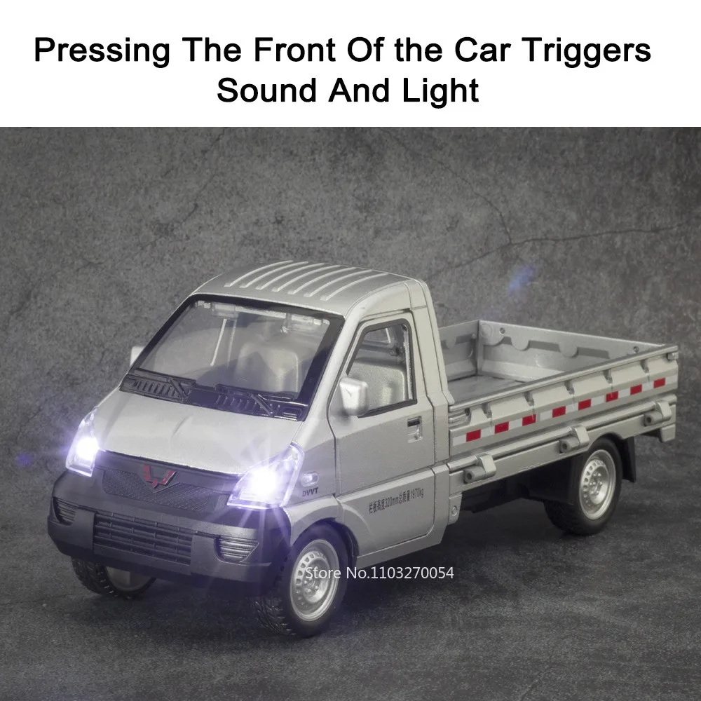 1/24 Liuzhou Wuling Car Model Toy Alloy Diecast Truck Metal Body Sound Light Pull Back Doors Can Opened Vehicles for Kids Gifts