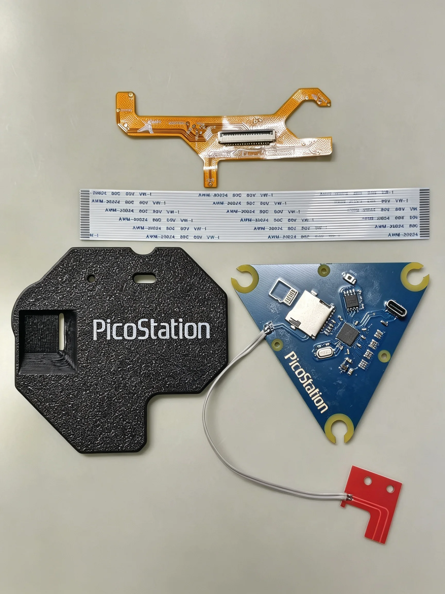 PU-18/8 PicoStation ODE – zestaw do PS1 (PlayStation 1) umożliwiający grę bez potrzeby używania płyt, z oprogramowaniem RC4, łatwą aktualizacją i kompletnym zestawem, bez karty TF. — zdjęcie produktu 7