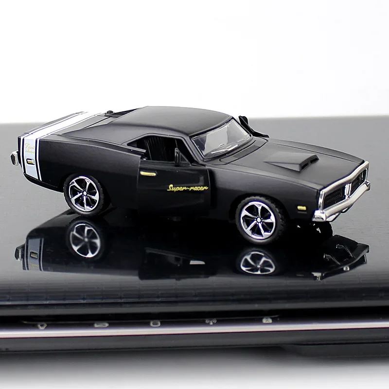 

1:32 Challenger Vintage Classic Alloy Car Model Pull back Diecasts Toy With Vehicles Decoration Kids Toy Gift