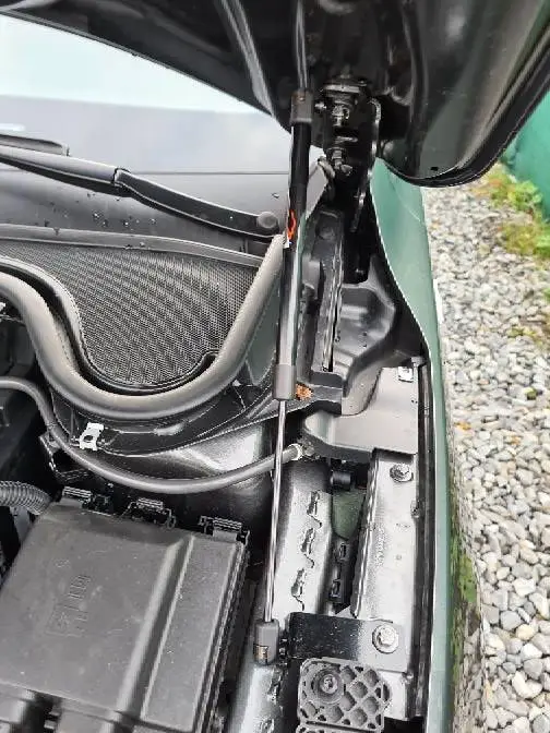 Amortisseurs de capot pour Ford Focus MK4 2018 – 2024, tiges de Support de levage à gaz, en Fiber de carbone, amortisseurs à ressort
