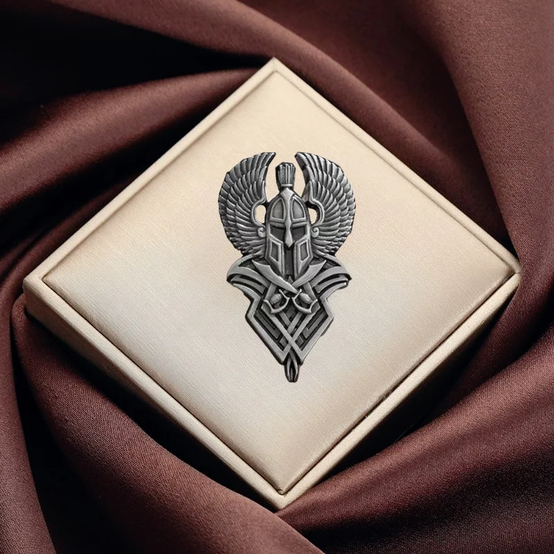 1 قطعة خوذة فارس الجناح بروش العالمي مطلي شارة معدنية الرجعية تنوعا الملابس حقيبة الملحقات بروش المينا دبوس