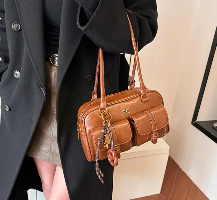 Kaffeebraune Damen-Handtasche mit mehreren Taschen, Umhängetasche, stilvolle, vielseitige Umhängetasche mit Buchstaben für Reisen, Arbeit, Einkaufen, Termine – Detail 9