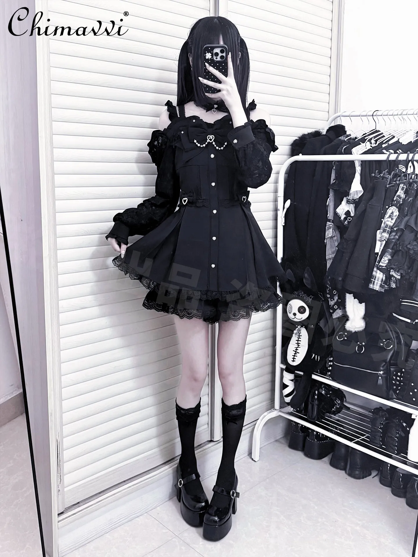 

Японский субкультура Y2K комплект в стиле Лолиты, весенний новый милый крутой комплект для девочек, черное кружевное платье с длинными рукавами и шорты с открытыми плечами, женский комплект из 2 предметов