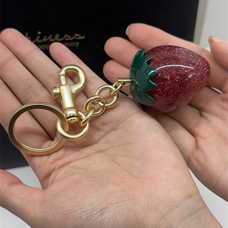 الأحمر كريستال الفراولة قلادة الديكور لمدرب حقيبة يد حقيبة كتف رائعة المفاتيح مرفق جزء حقيبة السحر