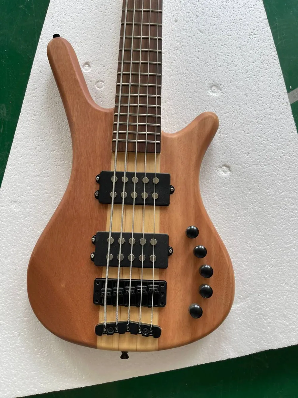 5 Strings Electric Bass Guitar,Neck through body,Rosewood Fretboard Black Hardware,Provide customized service