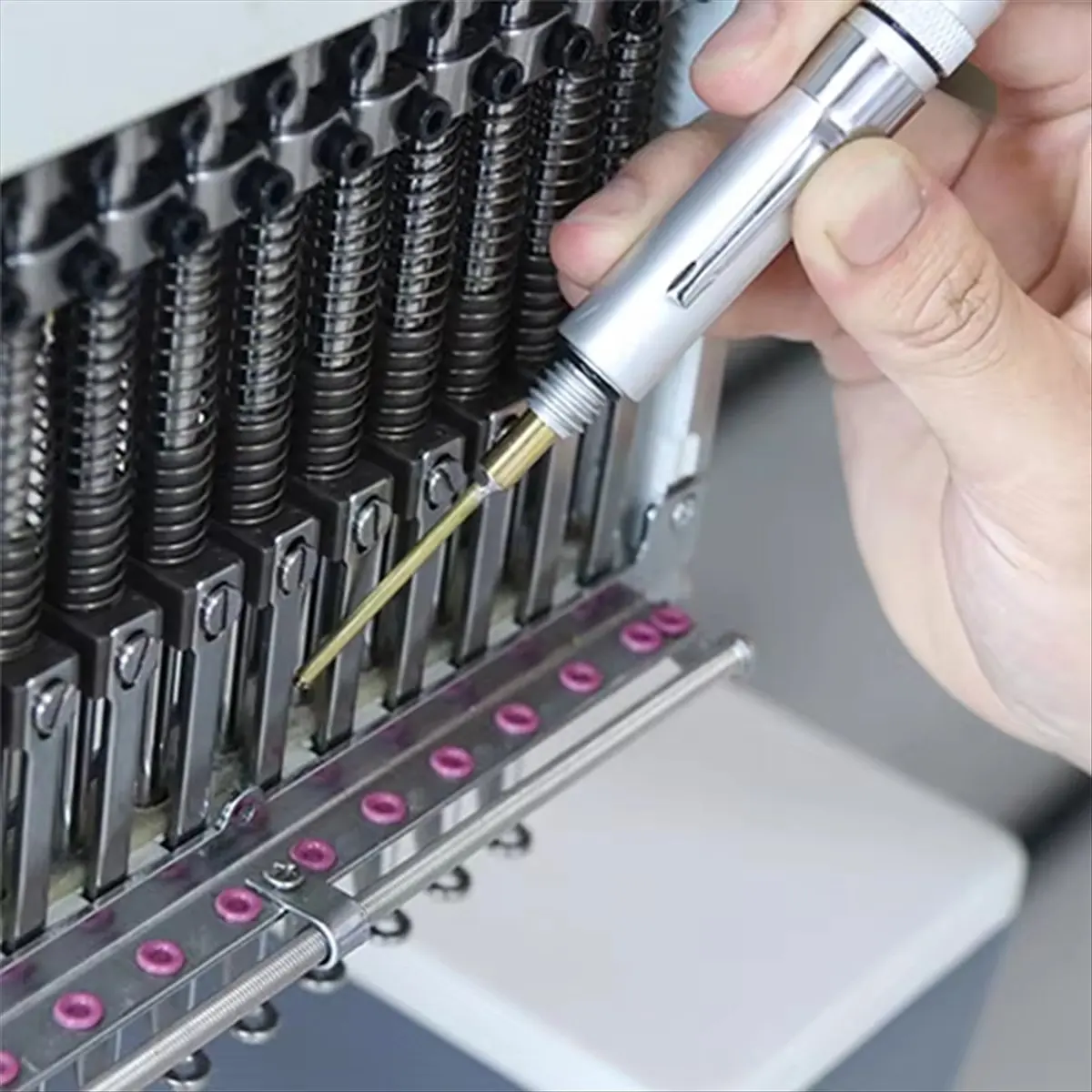A63K&  Dripping Oil Pen Aluminum Alloy Applicator Precisely Applies Other Lubricant Firm Maintenance Oiler Pen